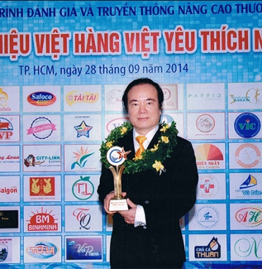 BÁC SĨ NGUYỄN XUÂN CƯƠNG ĐƯỢC PHONG TẶNG DANH HIỆU: “100 NHÀ PHẪU THUẬT THẨM MỸ GIỎI NHẤT THẾ GIỚI”